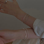 Lumin Delicate Light-Reflecting Chain Bracelet